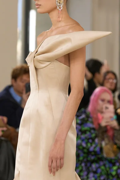 Look 74